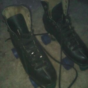 Classic Black Men's Roller Skates